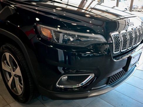 Used 2022 Jeep Cherokee Limited w/ Mopar Interior Package image 10