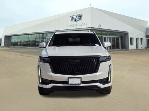 Used 2023 Cadillac Escalade ESV Sport Platinum w/ LPO, ONYX Package AWD/4WD image 2
