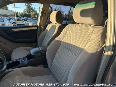 Used 2004 Toyota 4Runner SR5 image 22