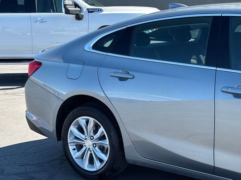 Used 2025 Chevrolet Malibu LT FWD image 3