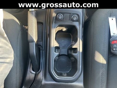 Used 2019 Jeep Wrangler Unlimited Sahara image 37