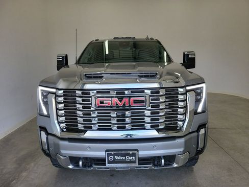 Used 2024 GMC Sierra 2500 Denali w/ Denali Reserve Package image 2
