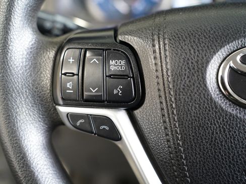 Used 2020 Toyota Sienna L image 13