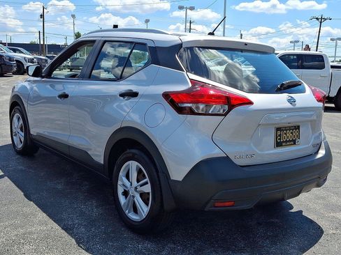 Used 2019 Nissan Kicks S FWD image 5