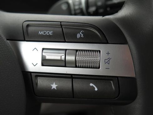 Used 2025 Hyundai Kona SEL FWD image 14