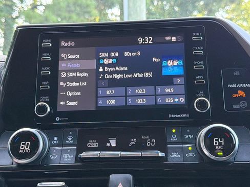 Used 2022 Toyota Highlander L FWD image 28