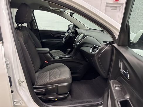 Used 2018 Chevrolet Equinox LT image 34