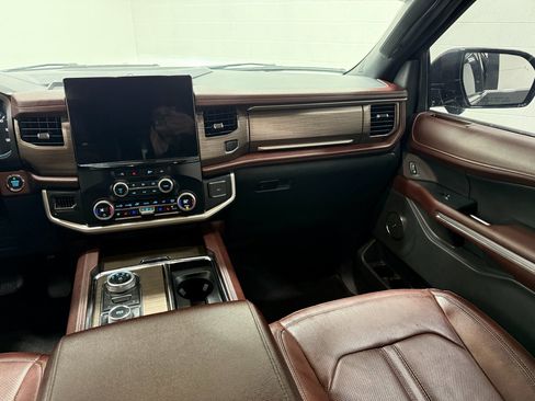 Used 2024 Ford Expedition Max Limited image 39
