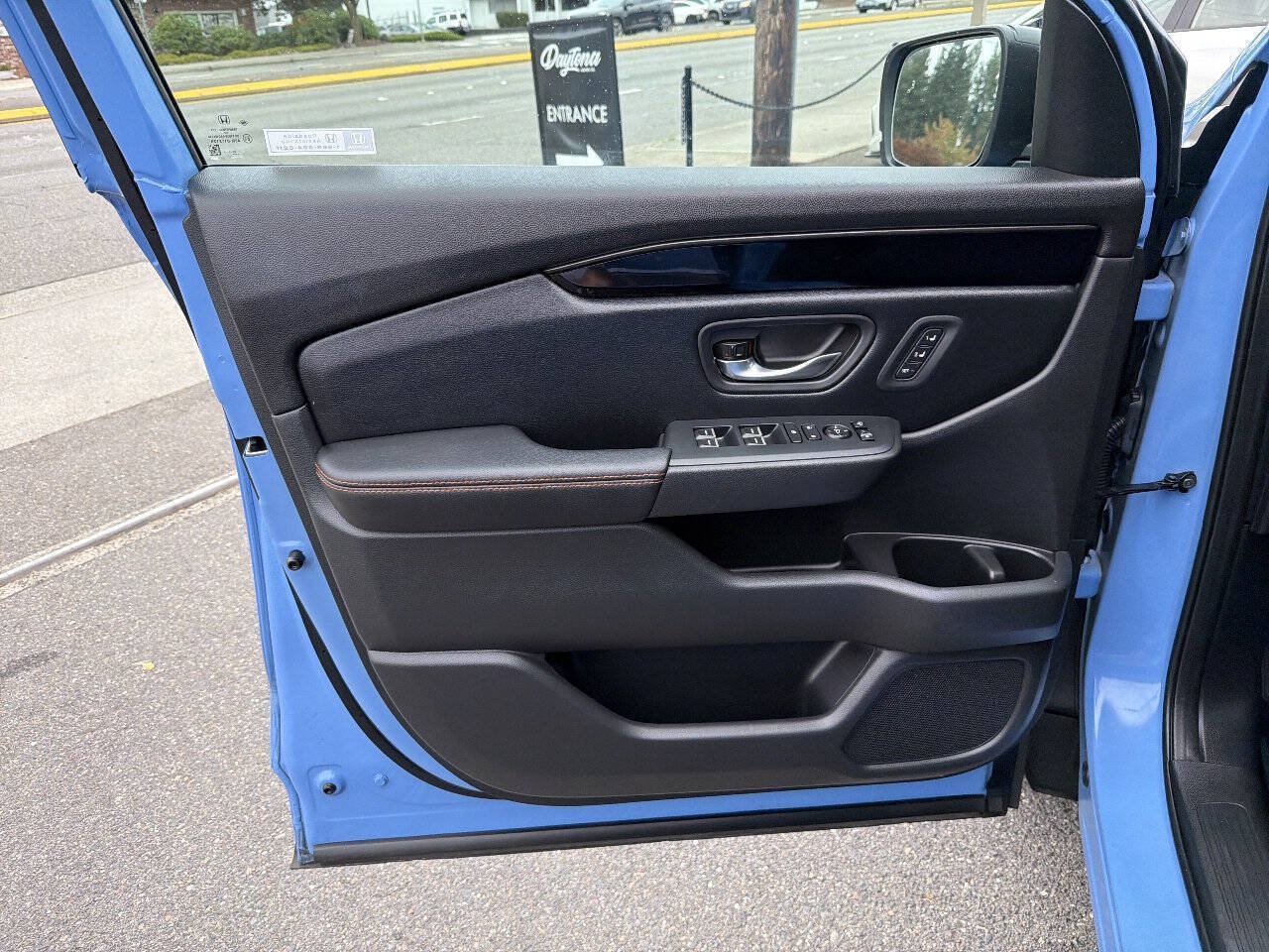 Used 2024 Honda Pilot TrailSport image 39