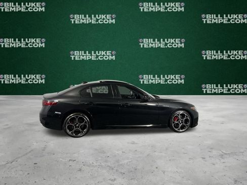 Used 2023 Alfa Romeo Giulia Veloce image 6