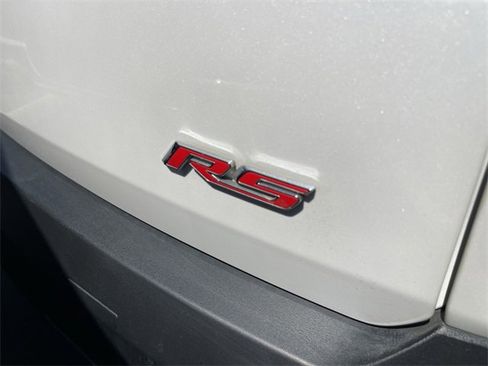 Used 2023 Chevrolet Traverse RS image 7