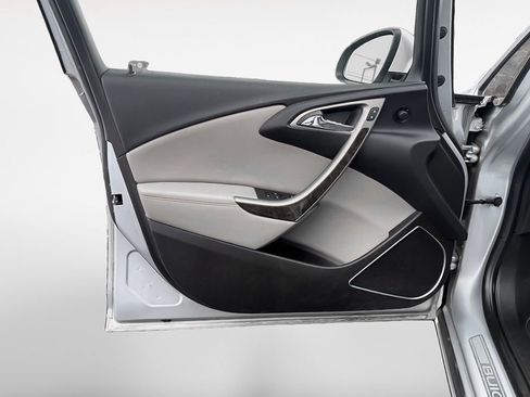 Used 2016 Buick Verano w/ Comfort Package image 14