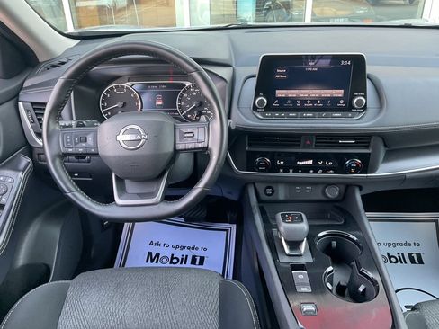 Used 2025 Nissan Rogue SV FWD image 12