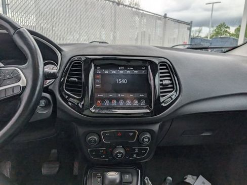 Used 2020 Jeep Compass Limited FWD image 3