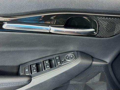 Used 2022 Kia Seltos S FWD image 18