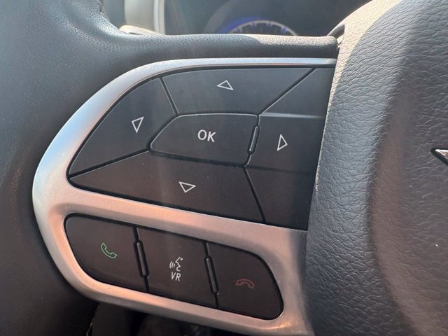 Used 2024 Chrysler Pacifica Touring-L FWD image 33