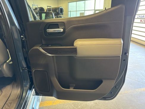 Used 2020 GMC Sierra 1500 SLT w/ SLT Premium Plus Package image 31