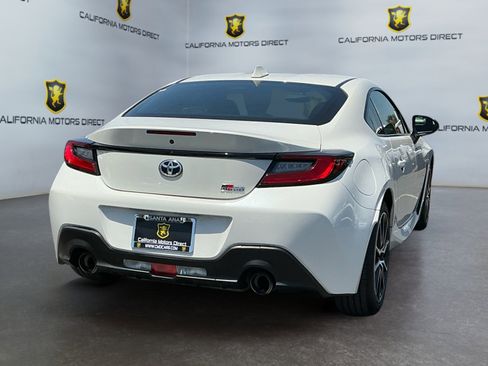 Used 2022 Toyota GR86 w/ ALL Weather Mat Package (TMS) RWD image 5