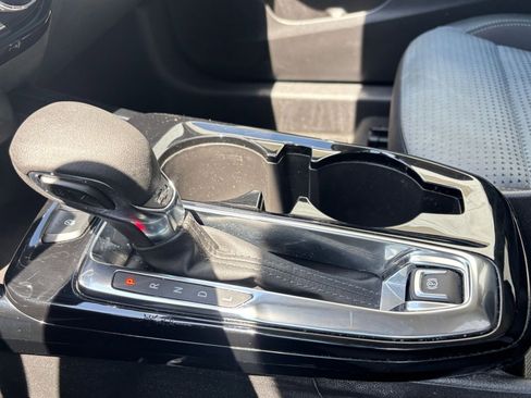 Used 2025 Chevrolet Trax LT image 42