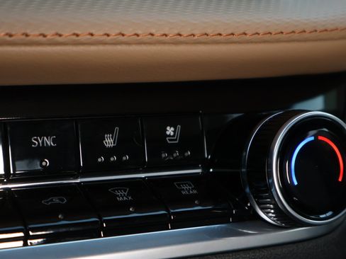 New 2026 Chevrolet Equinox ACTIV w/ Convenience Package III image 5