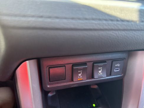 Used 2024 Toyota Corolla Cross XSE image 7