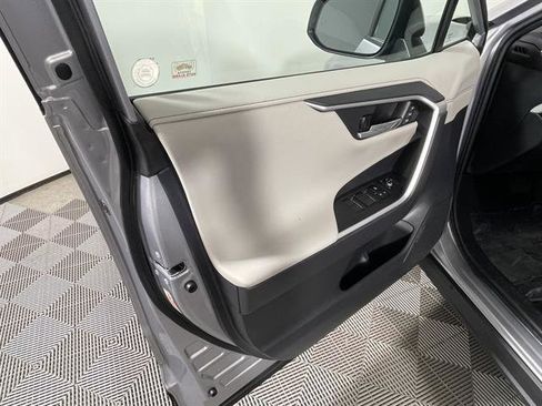 Certified 2022 Toyota RAV4 Limited image 22