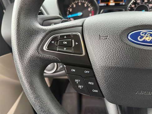 Used 2017 Ford Escape SE image 23