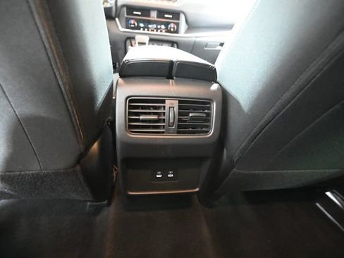 Used 2025 Nissan Rogue SV AWD/4WD image 28