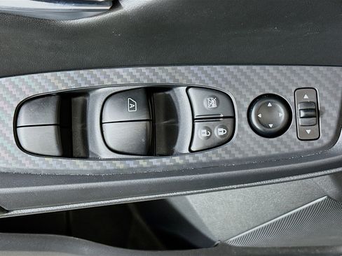 Used 2025 Nissan Sentra SV w/ All-Weather Package FWD image 14
