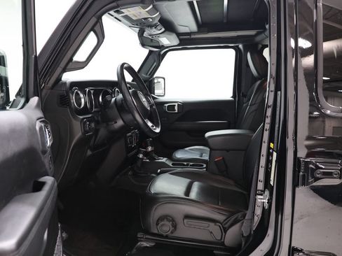 Used 2022 Jeep Wrangler Unlimited Sahara AWD/4WD image 16