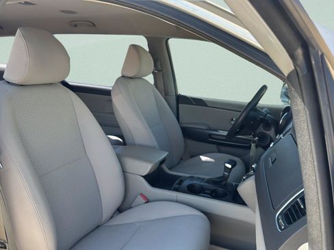 Used 2018 Kia Sedona L FWD image 22