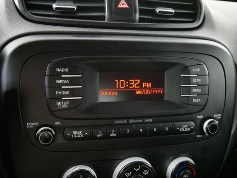 Used 2016 Kia Soul FWD image 31