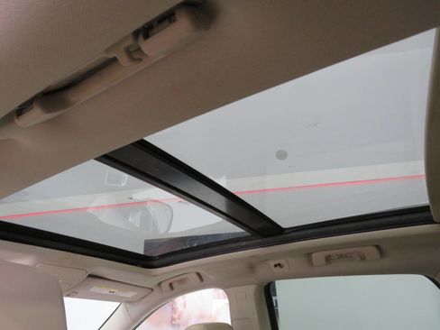 Used 2014 Cadillac SRX Luxury image 22