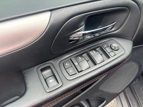 Used 2017 Dodge Grand Caravan GT w/ Safety Sphere Group FWD image 26
