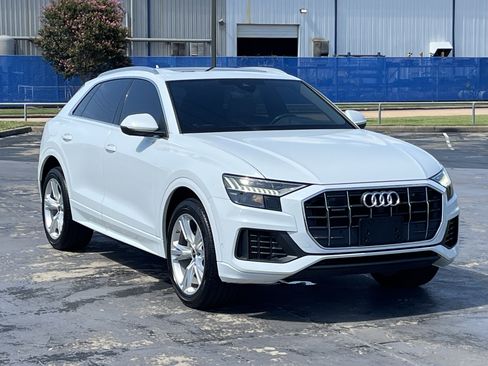 Used 2023 Audi Q8 Premium w/ Convenience Package AWD/4WD image 5