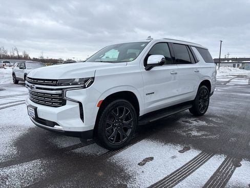Used 2024 Chevrolet Tahoe Premier AWD/4WD image 3
