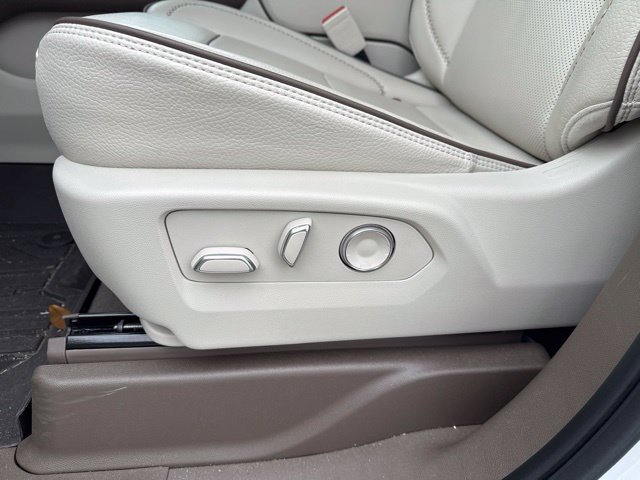 Used 2025 GMC Yukon XL Denali w/ Sun & Power Step Package AWD/4WD image 29