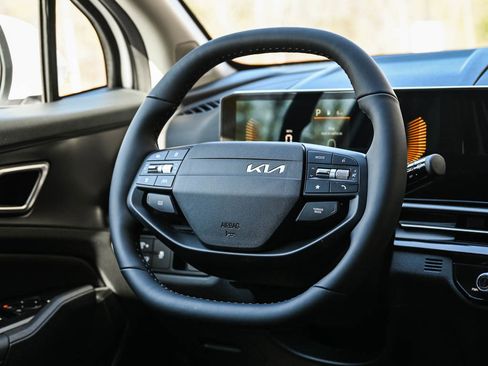 New 2026 Kia Sportage EX w/ EX Panorama Roof Package image 15