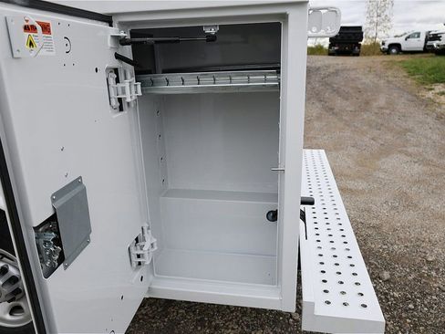 New 2025 Chevrolet Express 3500 w/ Power Convenience Package image 15