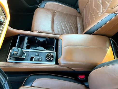 Used 2022 Nissan Pathfinder Platinum w/ Cargo Package image 16