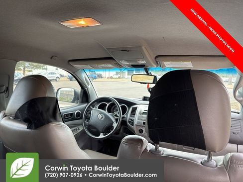 Used 2011 Toyota Tacoma 4x4 Double Cab w/ TRD Off-Road Pkg image 11