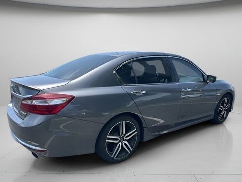 Used 2017 Honda Accord Sport image 6