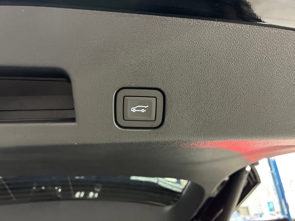 New 2027 Buick Enclave Avenir FWD image 21