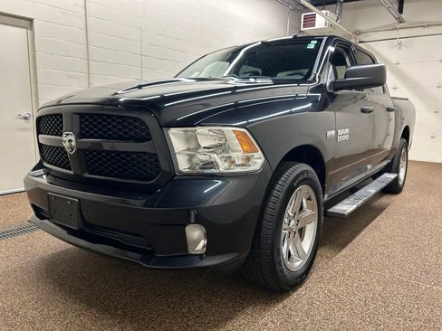 Used 2017 RAM 1500 Express AWD/4WD image 5