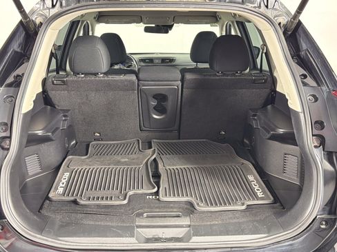 Used 2020 Nissan Rogue SV w/ Premium Package AWD/4WD image 25