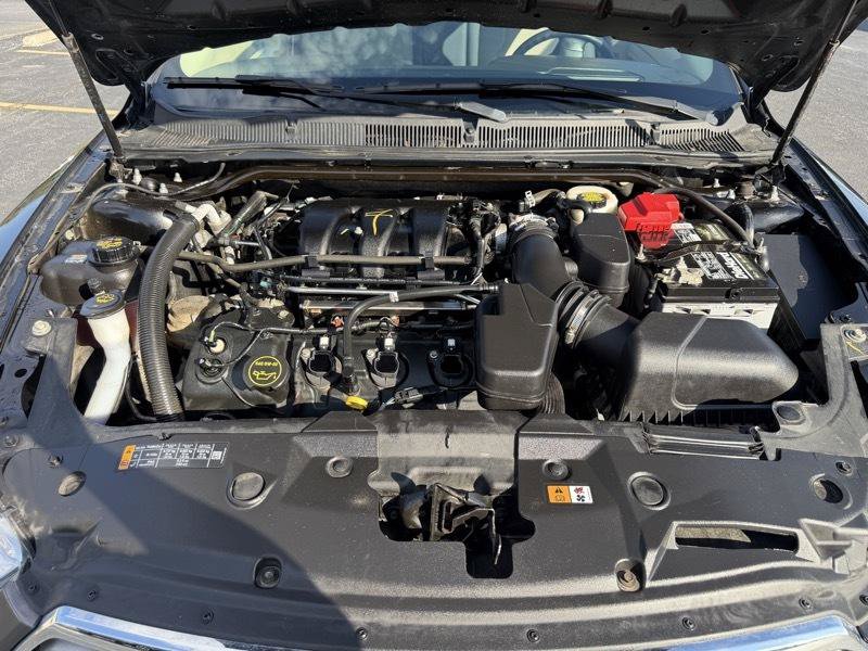 Used 2017 Ford Taurus SE FWD image 32