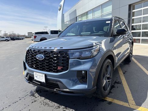 New 2026 Ford Explorer ST image 3