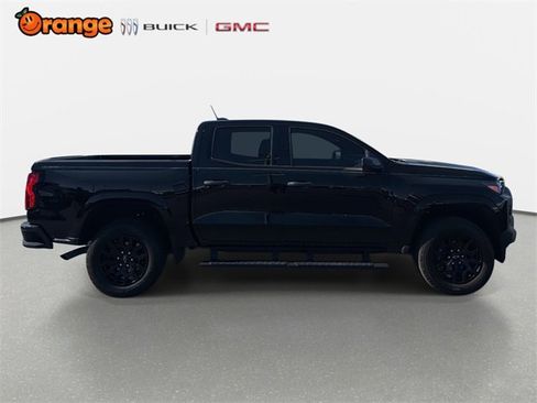 Used 2025 Chevrolet Colorado W/T w/ WT Custom Package image 2