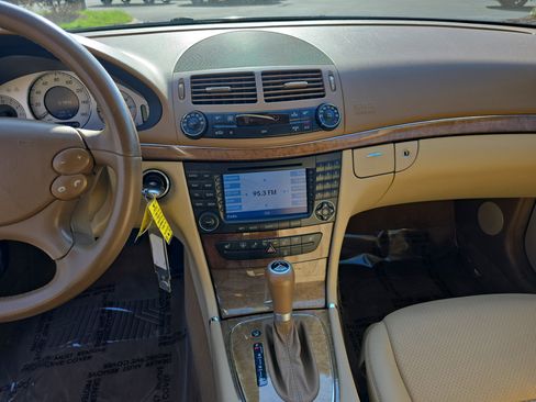 Used 2008 Mercedes-Benz E 350 Sedan image 20