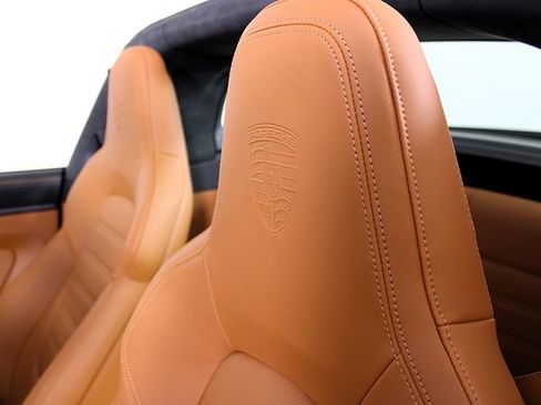 Certified 2026 Porsche 911 Targa 4 GTS AWD/4WD image 21